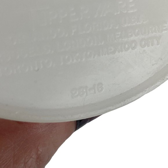 Tupperware 48 oz Handolier #261 w/4.25" Pour All Seal & Cap #563 Obsolete Vtg - Picture 8 of 8